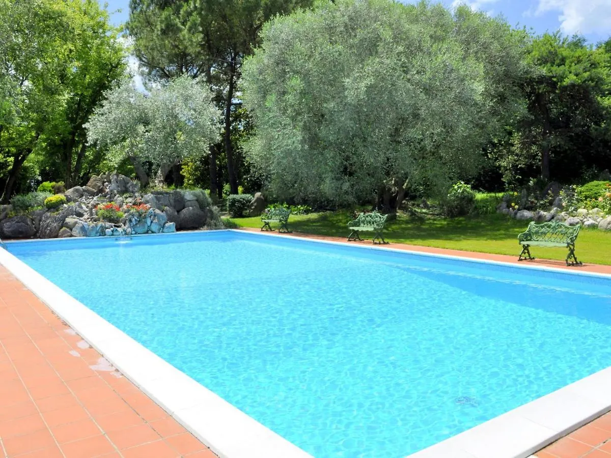 Belvilla By Oyo Casale Preoni لاتيزي 0*,